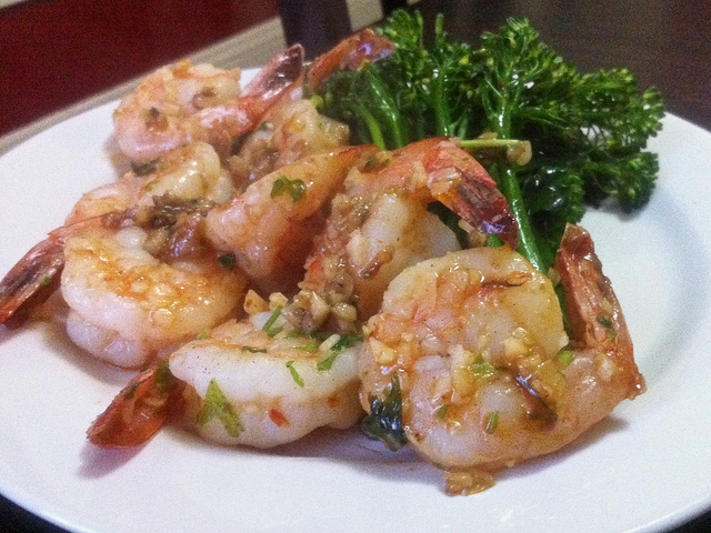 Shrimps mit Gemüse bei der Keto-Diät